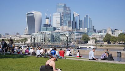 London weather: Capital to be hotter than the Algarve with temperatures to reach 27C in near-heatwave