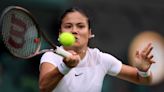 “Propaganda del Kremlin”. Polémica en Gran Bretaña: tras la prohibición de Wimbledon, Emma Raducanu contrató a un entrenador ruso