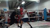 Campeones de boxeo amateur motivan a niños