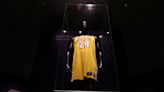 Camisa de Kobe Bryant da temporada de MVP é vendida por US$5,8 milhões