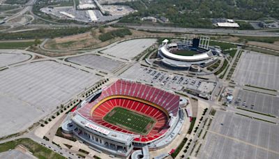 Kansas City mayor Quinton Lucas comments on stadium talks at Chiefs training camp