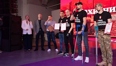 Photo report: NV’s 10th anniversary charity event honors people of the decade, supports Ukrainian Armed Forces