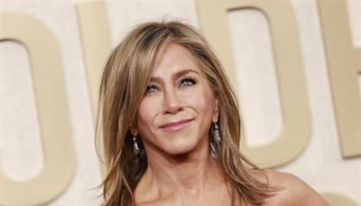 Volumentrick von Jennifer Aniston: So bekommt dünnes Haar direkt mehr Fülle