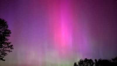 PHOTOS: Northern Lights dazzle skies across Illinois