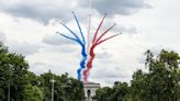 La llama olímpica llega a París coincidiendo con la fiesta nacional de Francia