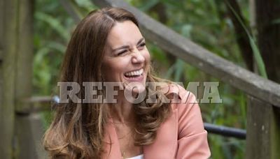 Kate Middleton publica foto de su hija Carlota