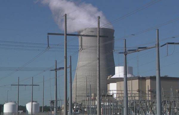 Governor Kemp visits Plant Vogtle, now the largest clean energy generator in the nation