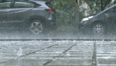 氣象署發19縣市豪大雨特報 下午雨勢將趨緩