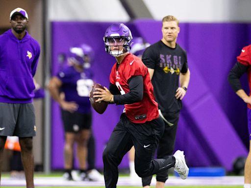 Justin Jefferson describes difference between Vikings QBs Sam Darnold, J.J. McCarthy