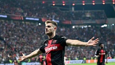 Leverkusen rallies late in draw with Roma to preserve unbeaten record and reach Europa League final