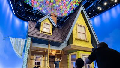 Airbnb pone en alquiler la casa flotante de 'Up': el truco publicitario ha funcionado