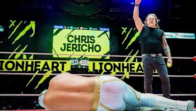 Chris Jericho sorprende a los fans de la lucha libre al regresar a México y atacar a Místico en la Arena México
