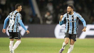 2-1. El Grêmio se impone al Fluminense con doblete de Reinaldo y con un jugador menos