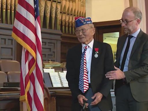 99-year-old war hero Enoch Kanaya honored in Chicago for role in liberating France