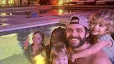 Thomas Rhett Has Hot Tub Party with All 4 Daughters to Celebrate Lillie's First Birthday: Photo