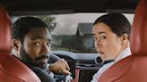 Donald Glover e Maya Erskine não devem retornar no 2º ano de Sr. e Sra. Smith