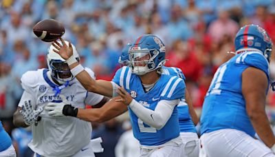 No. 6 Ole Miss upset by Kentucky in SEC opener, 20–17, after missing game-tying field goal