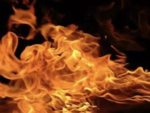 Fire breaks out at Safdarjung hospital store, no casualties | Delhi News - Times of India