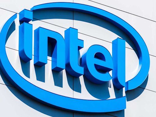 Intel's AI Dream Turns Nightmare: 3 Reasons INTC Stock Could Crash Further