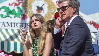 De la blusa de Amina Martínez de Irujo, al vestido de su tía Eugenia o el pantalón de Zara de Carmen Calvo: los looks de las famosas en la Feria de Abril