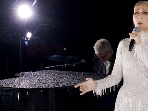 FOTOS: Céline Dion canta en la ceremonia de inauguración en París