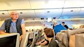 Pánico por turbulencias: En cuidados intensivos, 20 viajeros de avión de Singapur