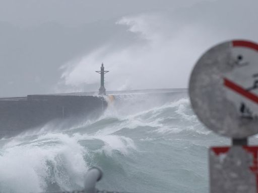 Powerful Typhoon Gaemi churns toward Taiwan, expected to drench an already soaked China