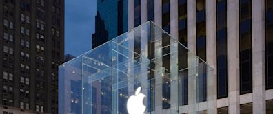 Is Apple Inc (NASDAQ:AAPL) the Best AI Momentum Stock to Benefit from Volatility Ahead?