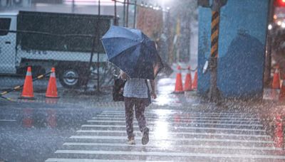 天氣預報／雨神逼近！今水氣增多、北部慎防雷雨 週末雨區擴全台