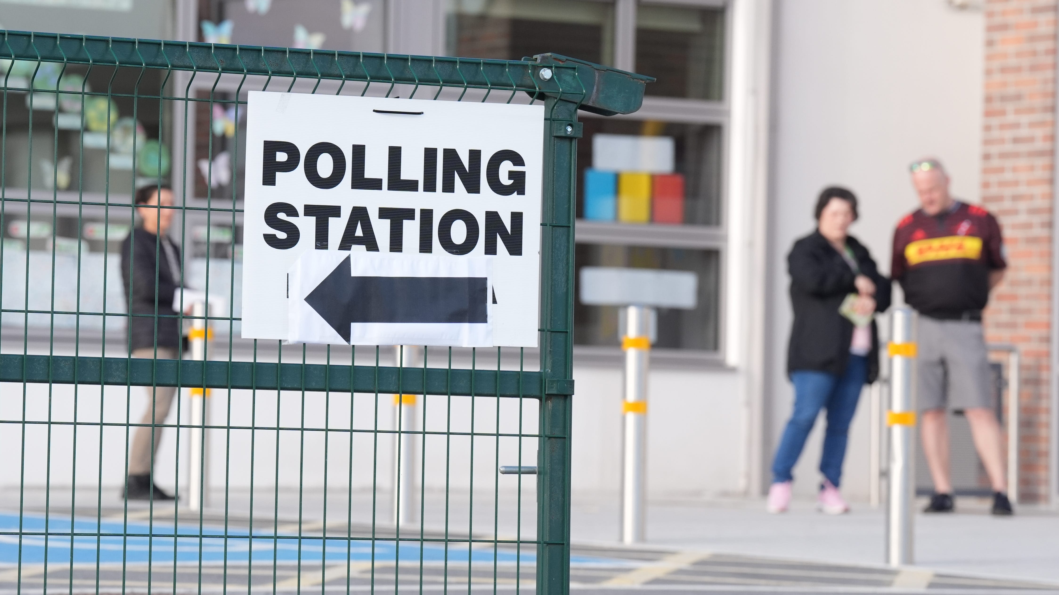 Polling stations close after Irish vote in three elections