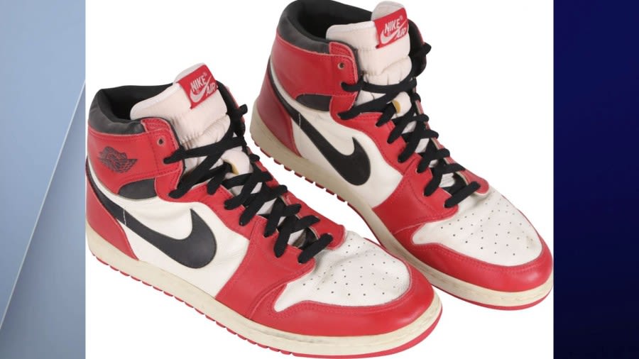 Bulls fans can bid on iconic Jordan 1s from ‘Broken Foot Game’