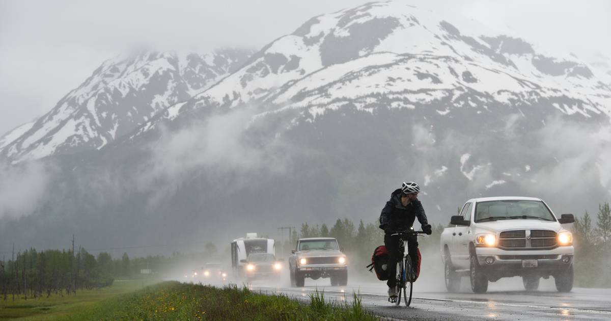 Gusting winds, heavy rain forecast along Turnagain Arm from Girdwood to Anchorage on Saturday