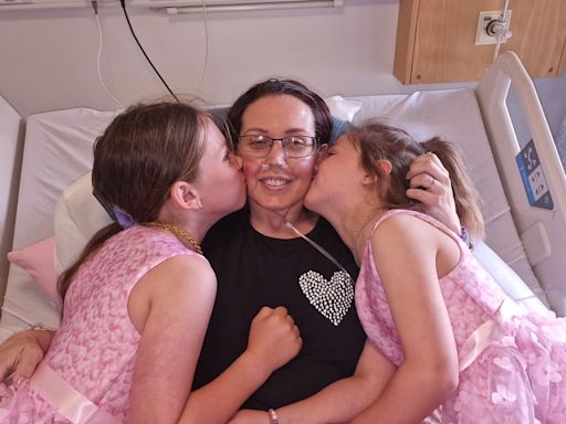 Brave mum dies just weeks after being told shoulder pain was terminal cancer