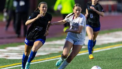 In overtime and penalty kicks, Kaitlin Glenn gets the job done for St. Charles North. ‘Pressure is a privilege.’