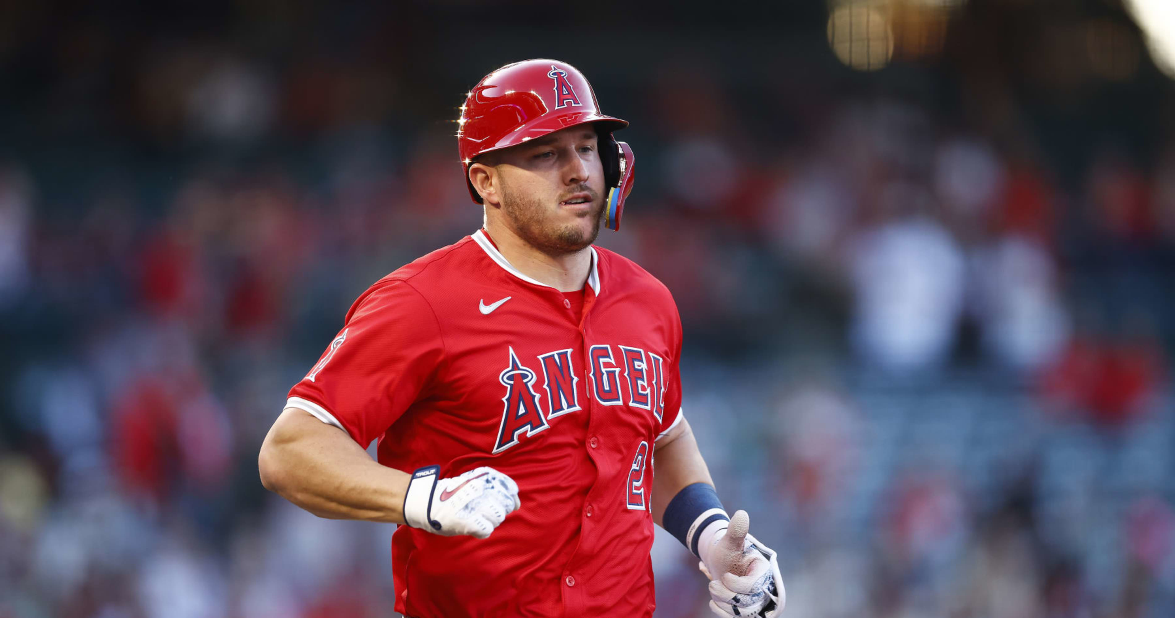 Angels' Mike Trout to Have Knee Surgery; Injury Not Expected to End Star's season