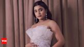 For Sumbul Touqeer, best fashion choices 'strike a balance between style and comfort' - Times of India