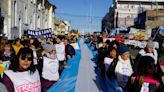 Santa Cruz: tras varios días de huelga, los docentes realizaron una masiva marcha en reclamo de mejoras salariales