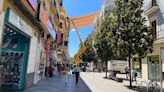 Iniciado el montaje de toldos en las calles comerciales del centro de Córdoba