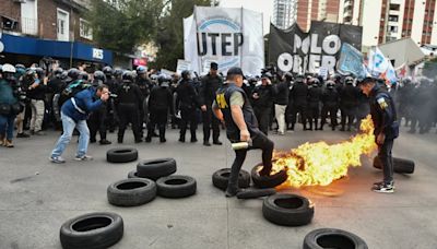 Los piqueteros marcharon a la Quinta de Olivos, se enfrentaron a la policía y no fueron recibidos por las autoridades