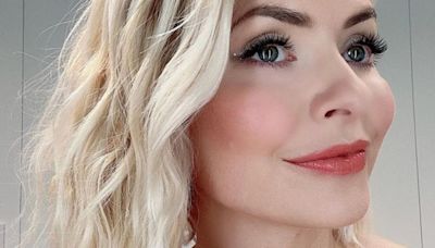 Holly Willoughby's favourite £7 mascara for super long lashes has just dropped in the Amazon sale