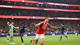 Rafa brilla en la victoria del Benfica ante el Famalicão (3-0)