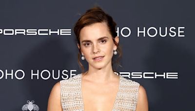 La foto en topless de Emma Watson con la que reaparece por su 34 cumpleaños