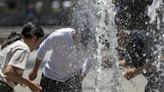 Tres fenómenos mantendrán fuertes lluvias, rachas de viento y altas temperaturas en México