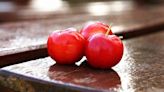 Oro rojo: la fruta con más colágeno y vitaminas que refuerza las defensas, combate la gripe y rejuvenece la piel