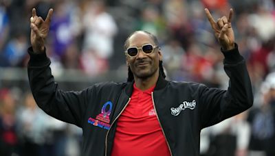 Snoop Dogg to Sponsor a College Football Bowl Game