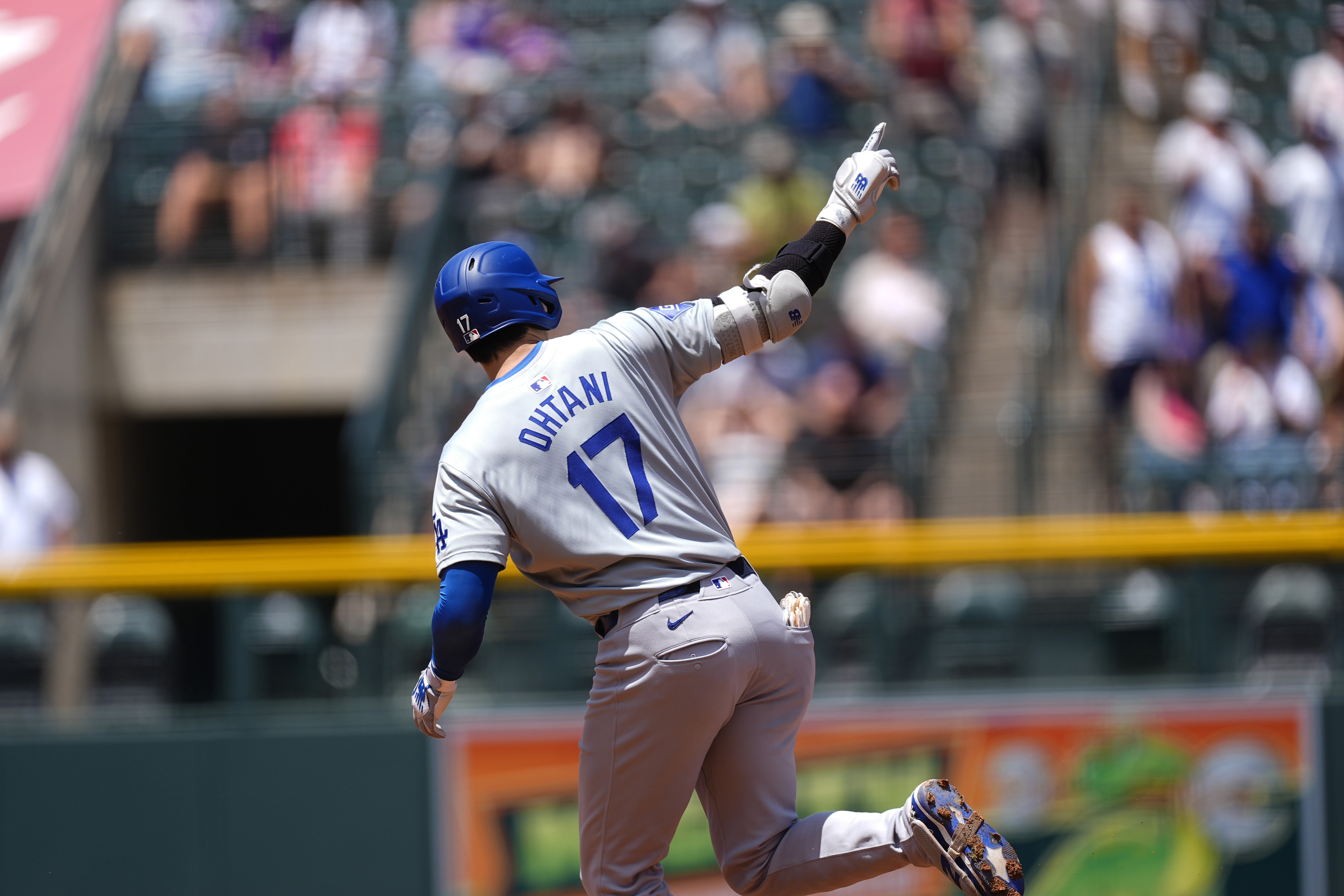 Ohtani hits 21st homer, Smith and Freeman also go deep in Dodgers' 5-3 victory over Rockies