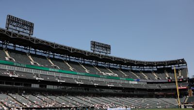 How many more losses do the Chicago White Sox need to match the modern-day record?