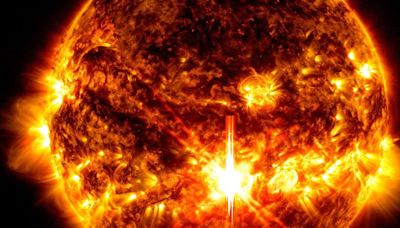 Earth about to be splooged by plasma ejection from the Sun