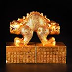 珍藏銅鎏金雙頭獸滿工鏨刻印章重量1855克，高度9.5cm，寬度10cm:600。152