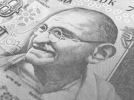 Indian Rupee edges higher ahead of US PCE data